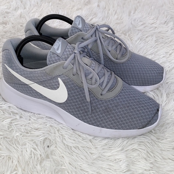 Nike Tanjun men’s sneaker - Picture 3 of 9